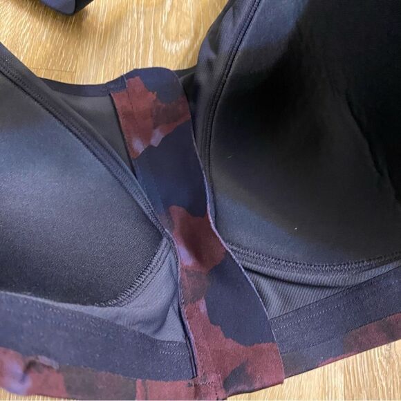 All in motion zip front high impact sports bra blue purple water color 36D - Picture 6 of 7